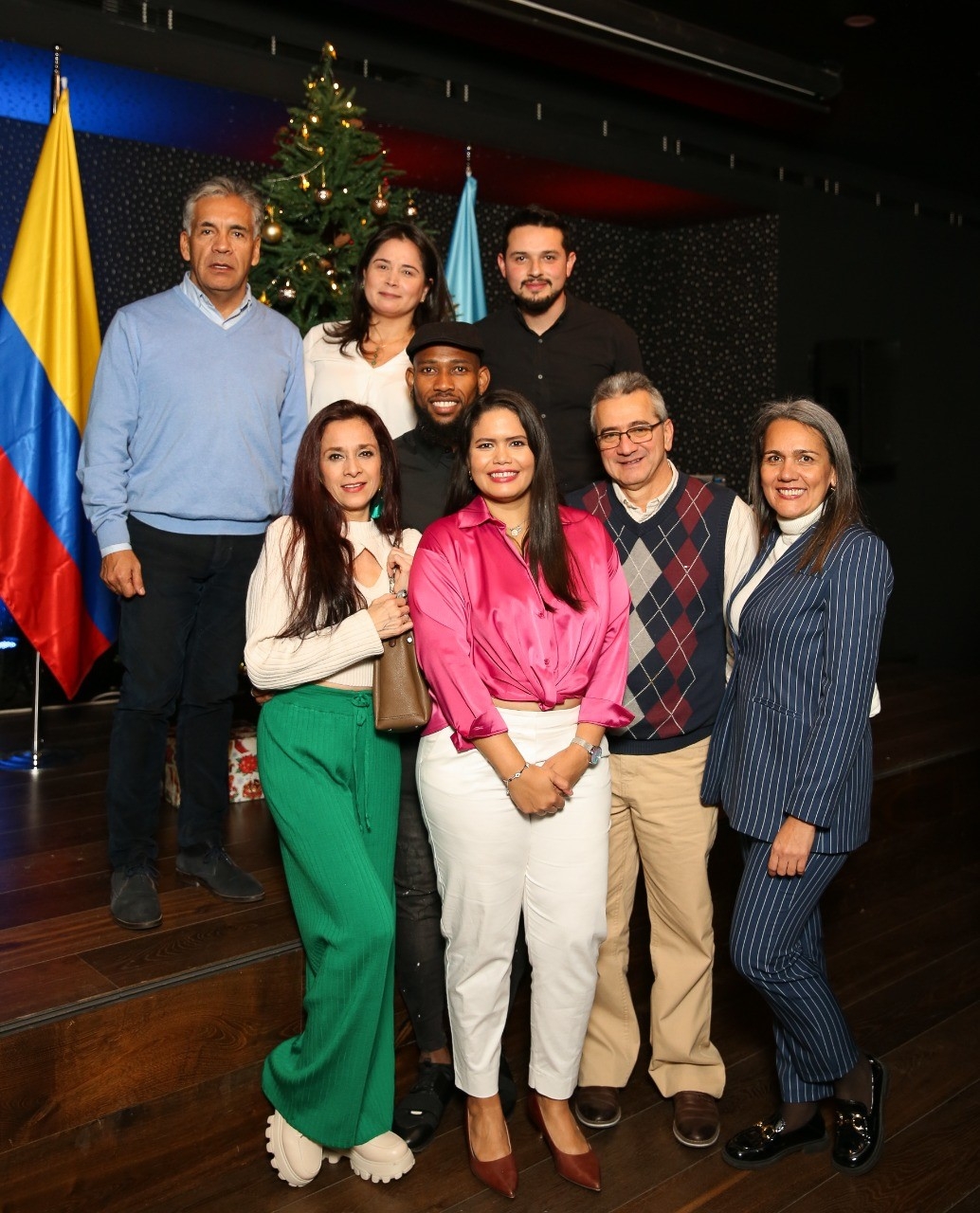 Embajada de Colombia en Azerbaiyán realiza actividad de cierre del año y conmemora con la comunidad colombiana residente el inicio de la Navidad