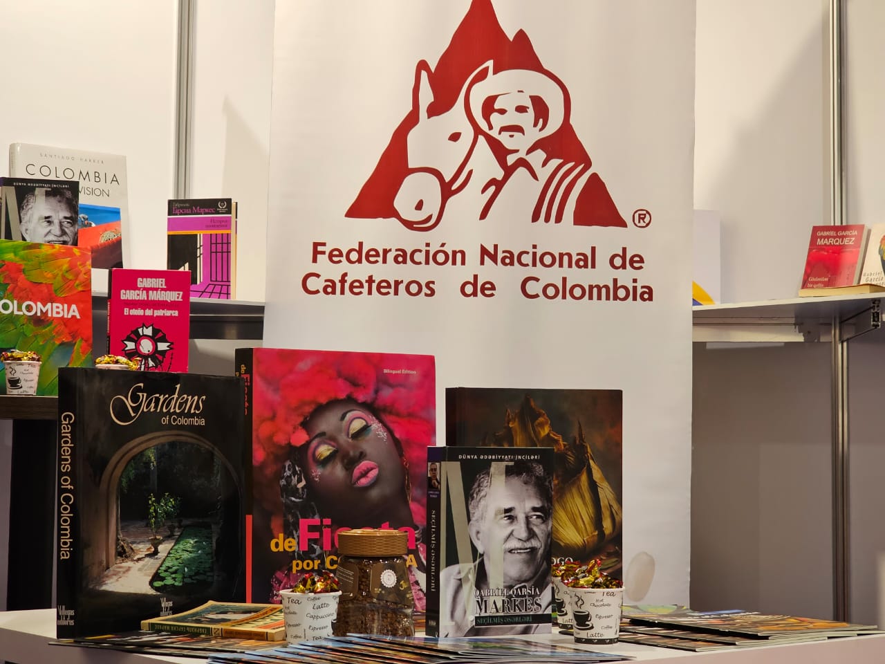 La Embajada de Colombia en Bakú, Azerbaiyán participa en la 9ª Feria Internacional del Libro de Bakú