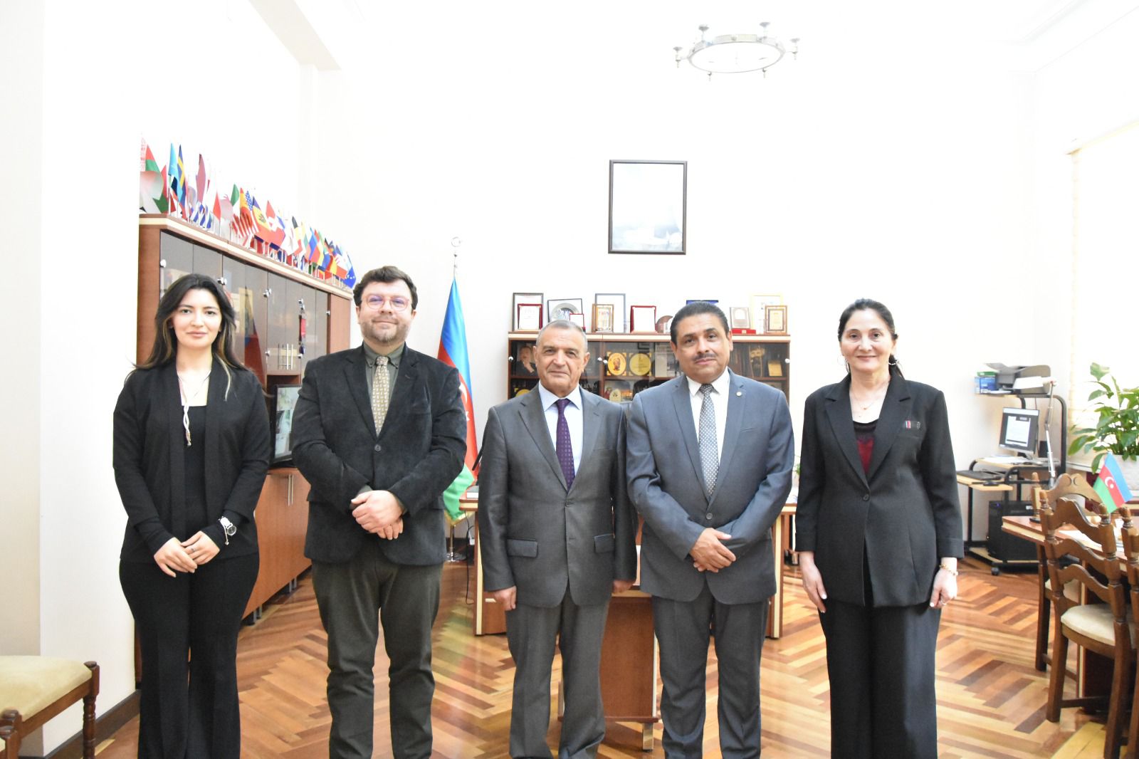 Embajador de Colombia y delegación de Azerbaiyán