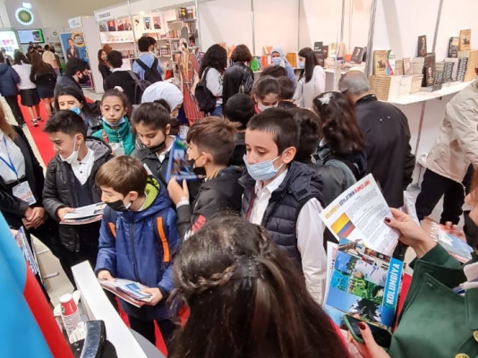 La Embajada de Colombia en Azerbaiyán invita a visitar su pabellón en la 7ª Feria Internacional de Libros de Bakú