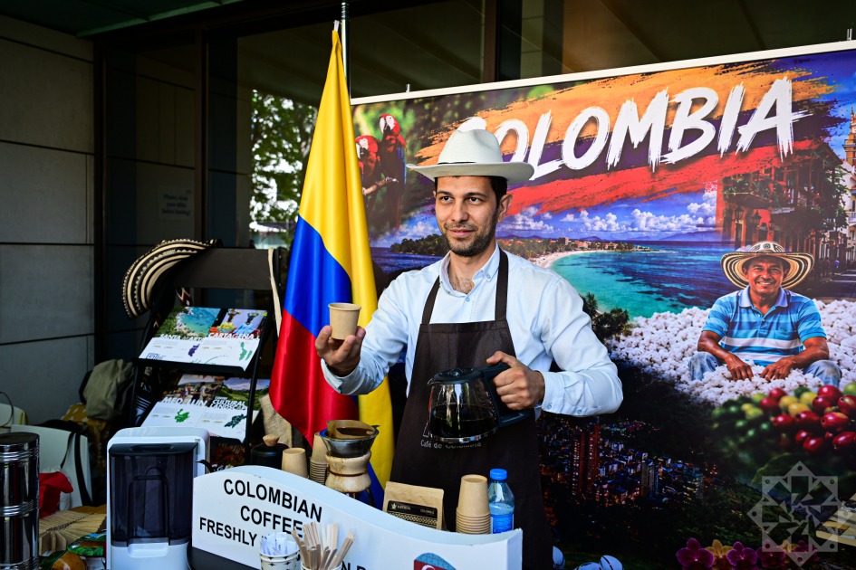 Embajada de Colombia participó en el 14.º ADA International Festival promoviendo la cultura y gastronomía colombiana