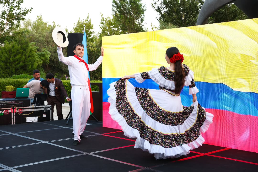 La Embajada de Colombia celebró el 216.º aniversario de la Independencia Nacional en Azerbaiyán