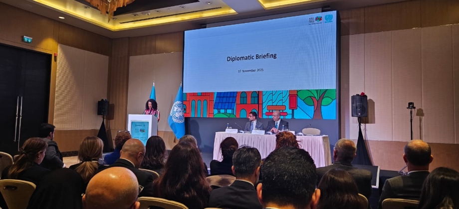 El Encargado de Negocios a.i. de Colombia en Azerbaiyán asiste a sesión informativa sobre el Foro Urbano Mundial 2026