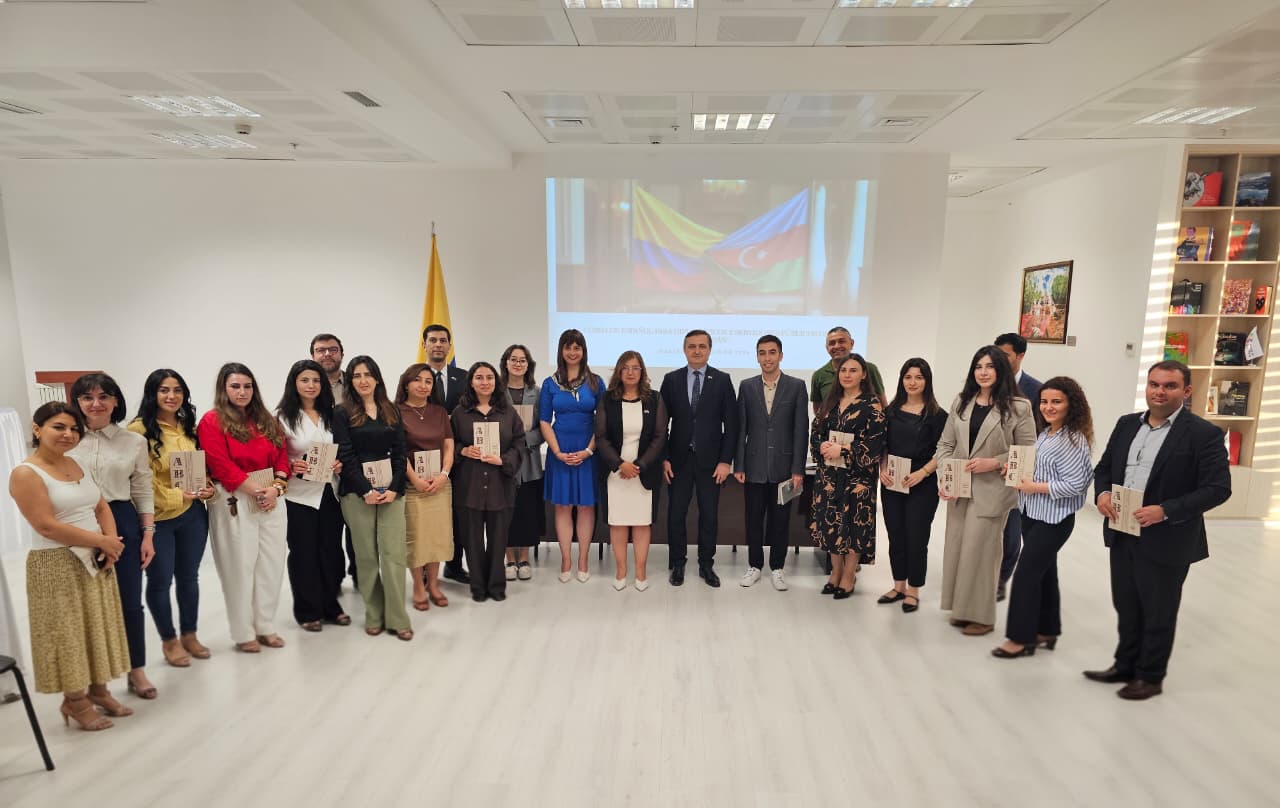 Embajada de Colombia inauguró la XIV versión de los cursos de español en Azerbaiyán