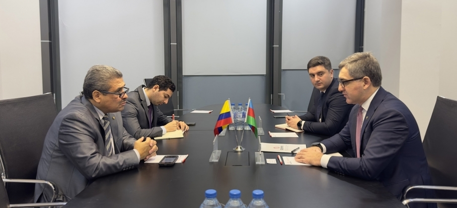 Embajador de Colombia en Azerbaiyán se reúne con el Director Ejecutivo de AZPROMO para fortalecer relaciones económicas