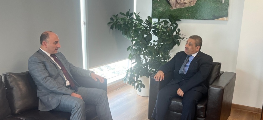 Reunión entre Embajadores de Colombia y Azerbaiyán para fortalecer la cooperación bilateral