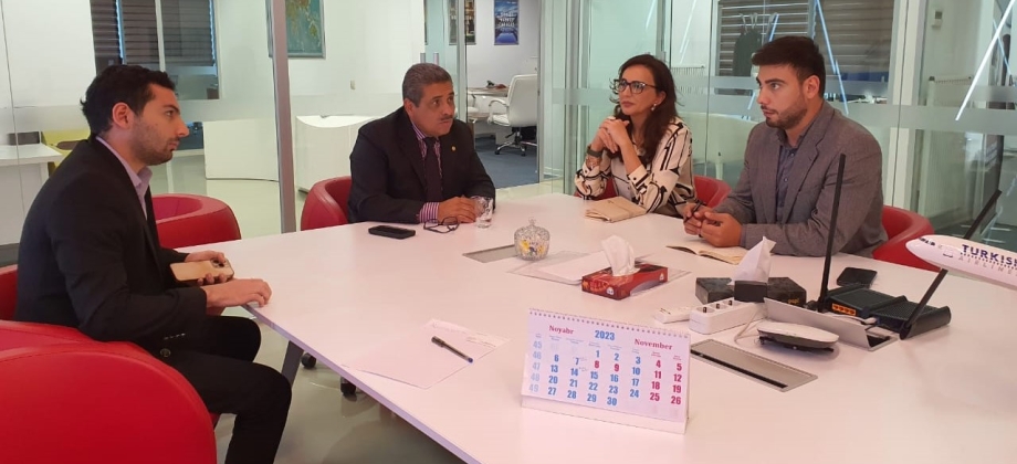El Embajador de Colombia en Azerbaiyán explora oportunidades de cooperación con Turkish Airlines