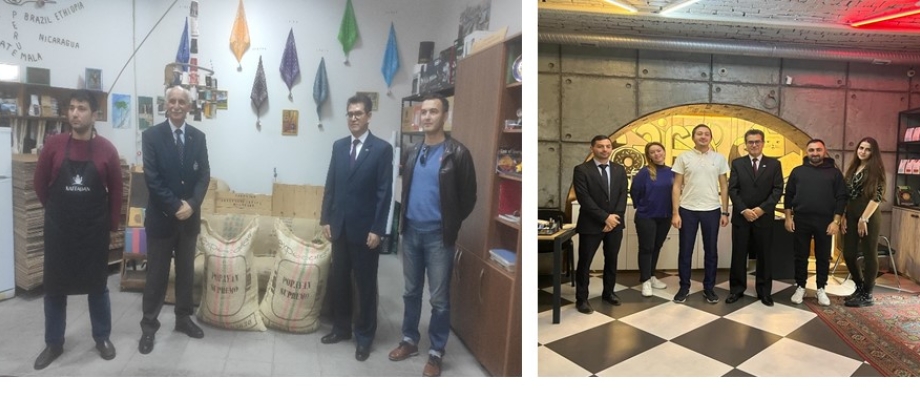 Embajador de Colombia visita compañías tostadoras de café en Bakú