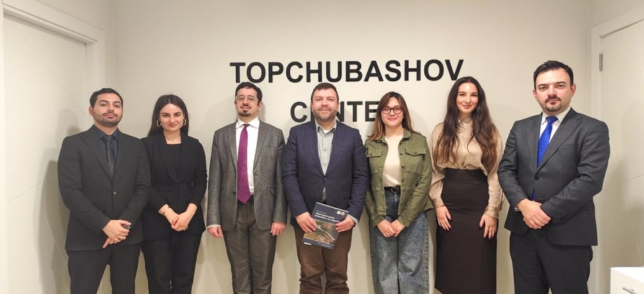 Embajada de Colombia en Azerbaiyán explora oportunidades de colaboración con el Topchubashov Center