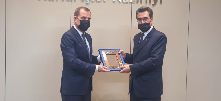 El Embajador Antonio Dimaté se reunió con Canciller de Azerbaiyán