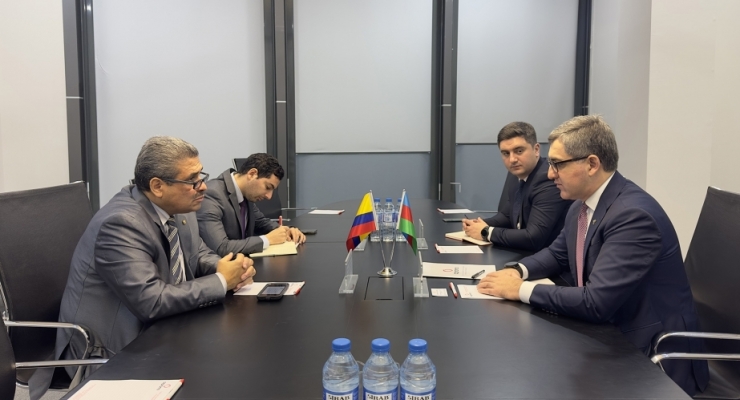Embajador de Colombia en Azerbaiyán se reúne con el Director Ejecutivo de AZPROMO para fortalecer relaciones económicas