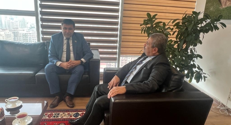 El Embajador de Colombia se reúne con el Jefe del Grupo de Amistad Interparlamentario entre Colombia y Azerbaiyán