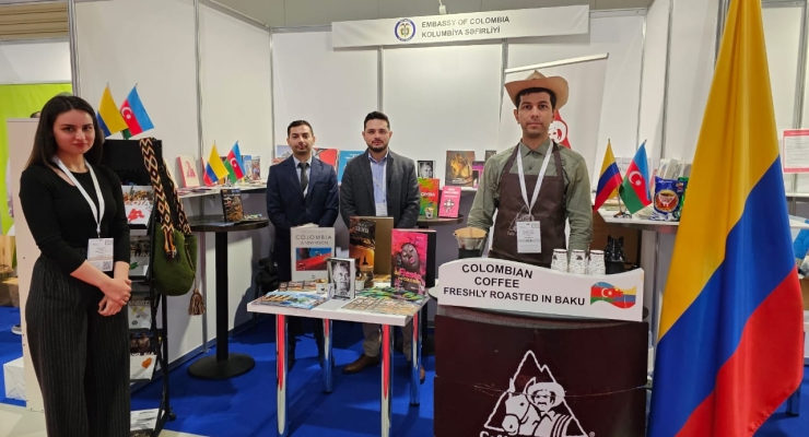 La Embajada de Colombia en Bakú, Azerbaiyán participa en la 9ª Feria Internacional del Libro de Bakú