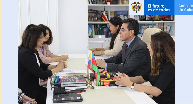 El Embajador de Colombia en la Universidad Estatal de Cultura y Artes de Azerbaiyán