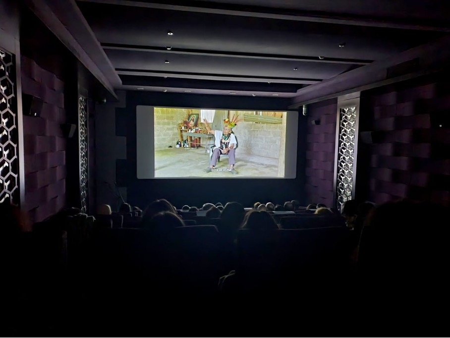 Proyección del documental “Todo es un Fragmento”. Sala de Cine Nizami, Bakú.